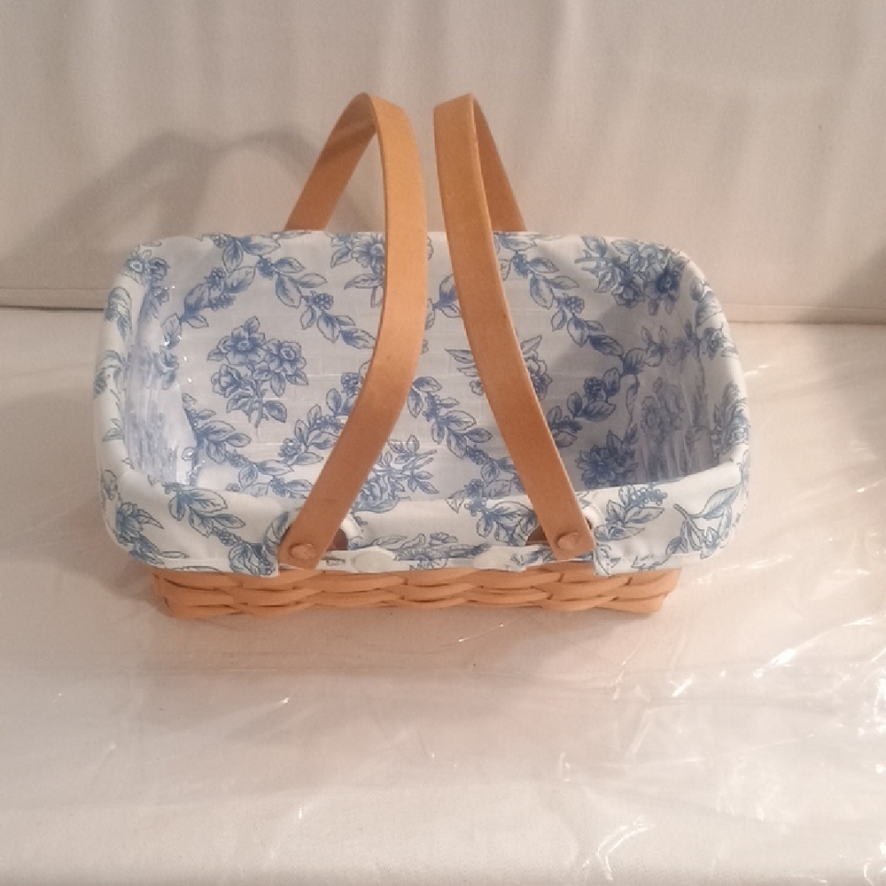 Longaberger Medium Chore Basket 2002 Blue Floral And Plastic Insert